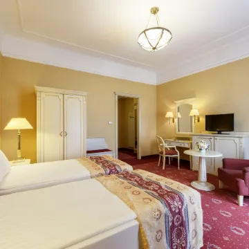 Danubius Hotel Astoria City Center Отели рядом с достопримечательностью «Мост Эржебет»
