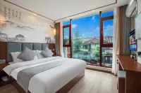 Chuxiong Huayu Inn