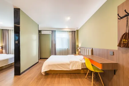 Holiday Inn Baijing Отели рядом с достопримечательностью «Lanzhou Resources & Environment Voc-Tech College»