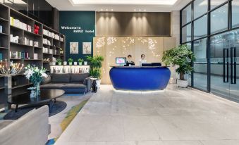Yunya Hotel (Shenzhen Dalang Commercial Center Yuanfen Subway Station)