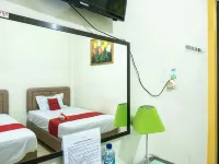 RedDoorz @ Gatot Subroto Ende Hotels in Ende