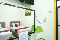 RedDoorz @ Gatot Subroto Ende Hotels in Ende