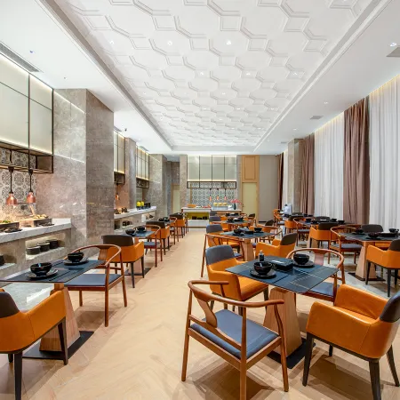 Vienna International Hotel (Yulin yinfeng international Chinese medicine gang store)