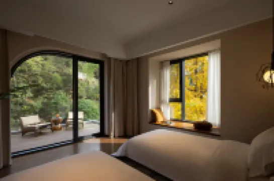 SJXZ •  Mountain Beauty Hotel