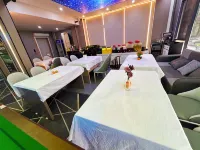 Xinyu M Film and Television Zhixiang Hotel (Sunshine Avenue Wanjiao Longtan Branch)