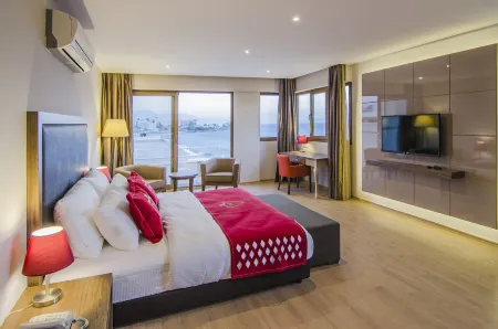 Ladies beach Suite Hotel
