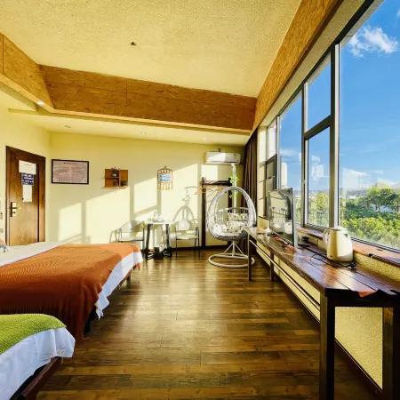 Mile Henry Lakeside Holiday Homestay (Huquan Nativeland)