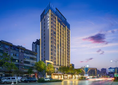 Lavande Hotel (Hanzhong Central Plaza High Speed Railway Station) - parkir