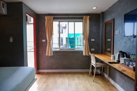 18 Coins Budget hotel