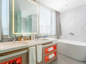 Holiday Inn Express Bazhong Center