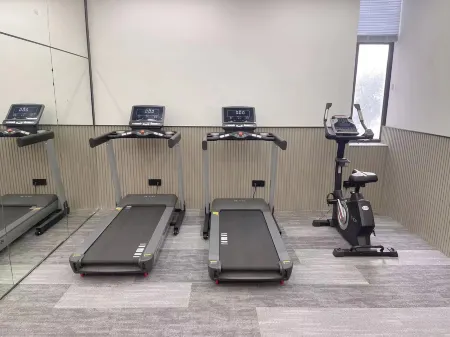 Feimu Movie Hotel (Ningbo Ocean World Fuming Road Subway Station) Отели рядом с достопримечательностью «Zhejiang Pharmaceutical College»