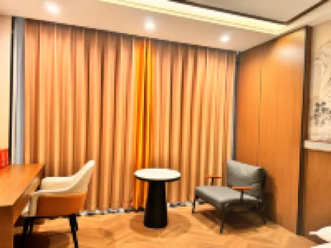 Yushu Ruiji Hotel