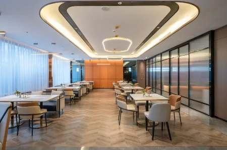 Home Inn Plus (Lhasa Potala Palace Store)