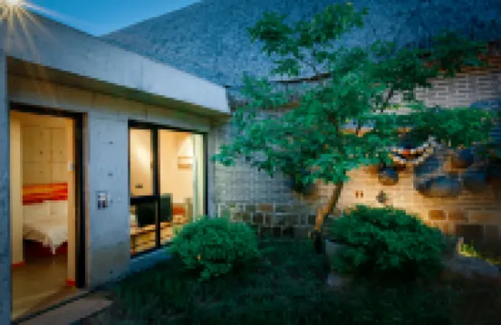 Bufu Seaweed Art Villa