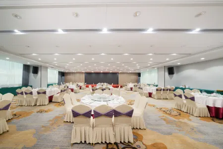 Nanning Hotel Отели рядом с достопримечательностью «Guangxi University»