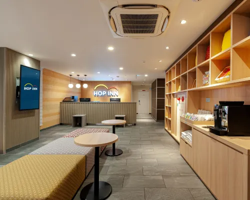 Hop Inn Kyoto Shijo Omiya Hotel dekat Stasiun Sai