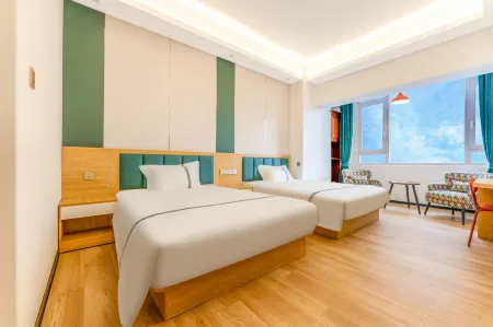Cuiyue Hotel (Kunming South High-speed Railway Station Chenggong Wanda)