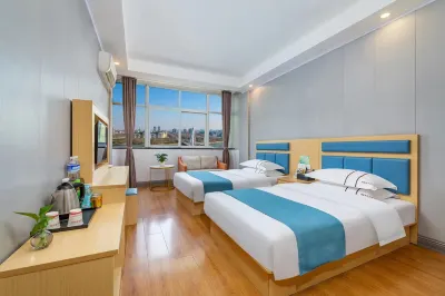 Jingcheng Hotel (Zhengzhou West Station Wuyue Plaza)