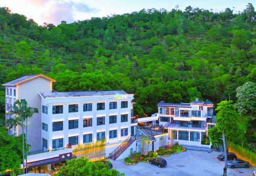 TRAVEL TREE INN 외관