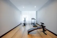 Nanyao Hotel (Yining Station) - salle de sport