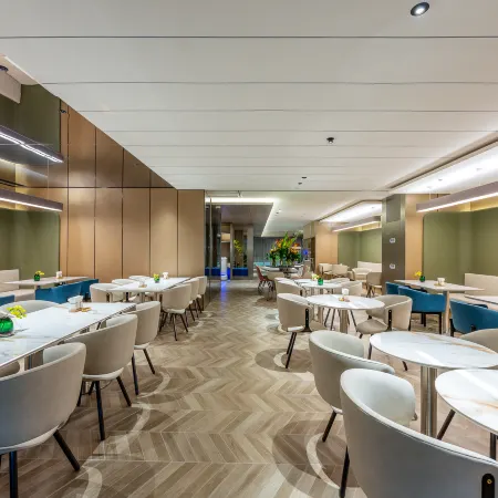 Holiday Inn Express SHANGHAI JING'AN TEMPLE by IHG Отели рядом с достопримечательностью «Торговый центр Westgate»