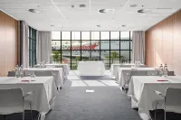 Corendon Amsterdam Schiphol Airport, a Tribute Portfolio Hotel - Business