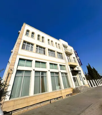 The Family Hotel – Free Massage Отели рядом с достопримечательностью «Центр Гейдара Алиева»