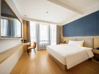 Elong Anyun Hotel (Nanjing Hangkonghangtiandaxue Cuipingshan Subway Station) Hotels near Art Design Department， Zhengde Polytechnic College