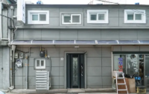 Near Seongsu · Safe Female Stay (3min from Subway)