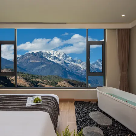 Cloud and Wind · Liangqi YuLong Trip | Free Dreamer Wild Luxury Snow Mountain Courtyard