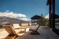 Sky City Cliff Hotel - balcony