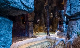 Huaxuan Hot Spring Hotel,Qingcheng Mountain