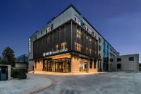 PALACE Hotel (Jinan Yaoqiang International Airport Lingang North Road Subway Station） ) Hotels near Jinan Yaoqiang Airport