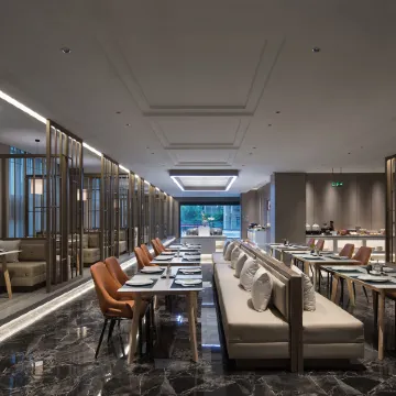 Eshine East Hotel