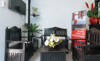 RedDoorz Plus @ Villa Gloria Taguig