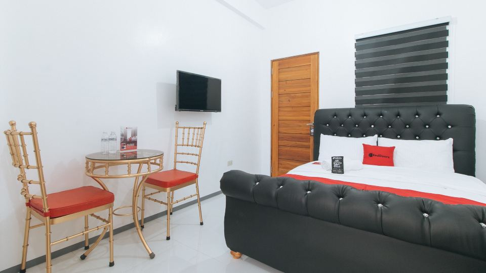 RedDoorz @ St Catherine Residences Olongapo City