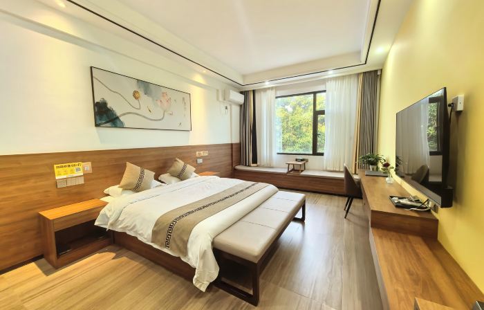 Golden Bridge Hotel
