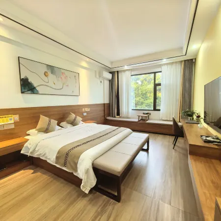 Golden Bridge Hotel