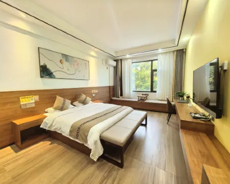 Golden Bridge Hotel Hotels in Lianghe