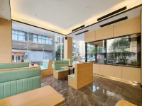 Manzhou International Hotel (Xiangyin) - parking