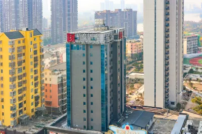 Borrman Hotel (Huanggang Normal University Student Street) Hotels near Huanggang Polytechnic College Jiahe Decoration College