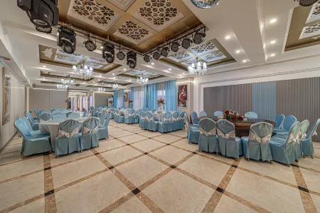 Urban Garden Hotel (Emin East Street) Отели рядом с достопримечательностью «Eminxian Minzu Culture Base»