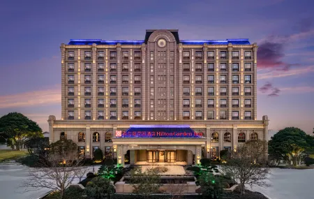 Hilton Garden Inn Shanghai High-Speed East Railway Station Отели рядом с достопримечательностью «Nanhui University Town»
