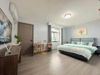Fengwan Family Homestay Hotel dekat Call-Officers-roll Platform