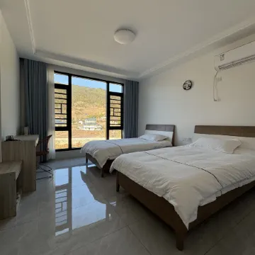 Lingfeng Yichen Ju Homestay