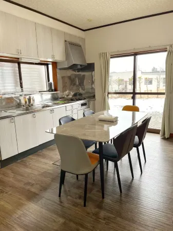 FujiAlpes Отели рядом с достопримечательностью «Kawaguchiko Craft Park»