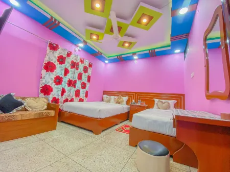 Hotel As Shams International Отели рядом с достопримечательностью «Nagar Shanti Nibash»