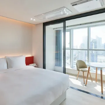 NEWCZ CENTUM HOTEL
