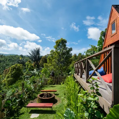 Villa Kayu Amertha Hotels near Gitgit Waterfall