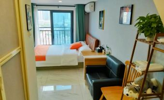 Yuejia Meisu Apartment (Jiankang Port Galaxy COCO Park Yicheng Plaza)